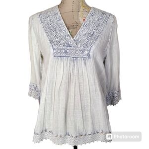 Rachel Zoe Size X-Small Bohemian Blue Chambray V-Neck Blouse Embroidery Trim NWT